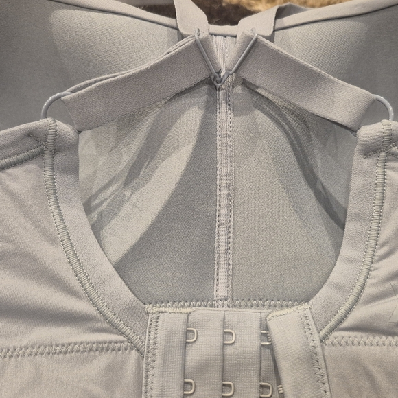 Knix Light Blue Sports Bra One& Onky Scoop Bra Size L - Picture 10 of 16